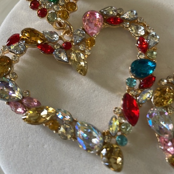 Akira Heart Multicolored Earrings - Picture 11 of 14